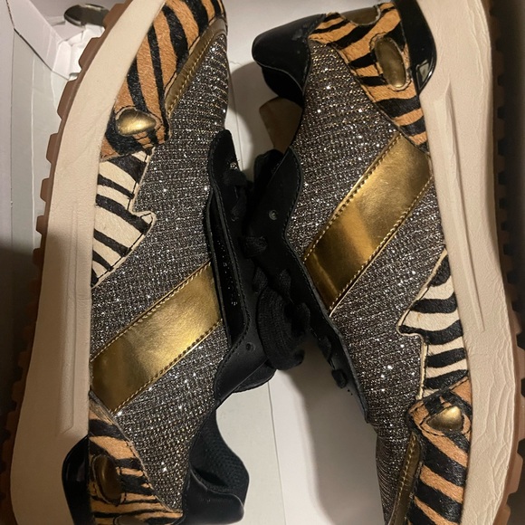 Shoes - Michael Kors Sneakers. EUC